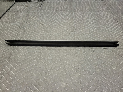 BMW F90/G30/G31 5-Series M5 Front Right Interior Door Seal 51337336960 BMW F90/G30/G31 5-Series M5 Front Right Interior Door Seal 51337336960