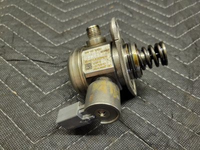 BMW F32 4-Series N55 Engine High Pressure Fuel Pump 13517610761 BMW F32 4-Series N55 Engine High Pressure Fuel Pump 13517610761