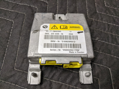 BMW E61/E61/E63 Airbag Sensor Module B-Pillar 65776962885 BMW E61/E61/E63 Airbag Sensor Module B-Pillar 65776962885