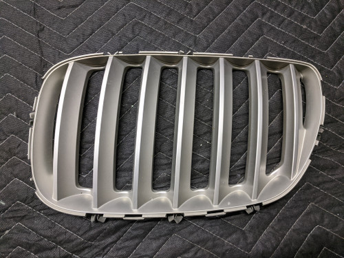 BMW E53 X5 Upper Front Grille Left Drivers 51137113737