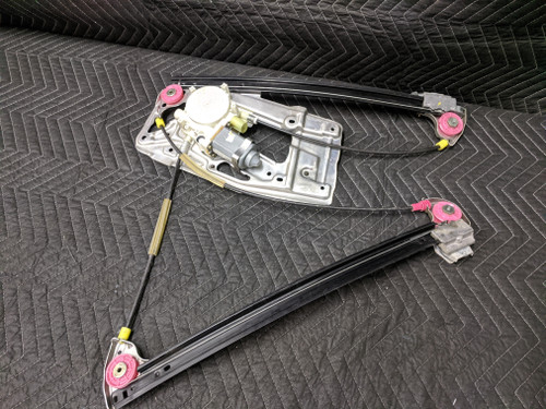 BMW E39 5-Series Front Right Window Regulator With Motor 51338236860