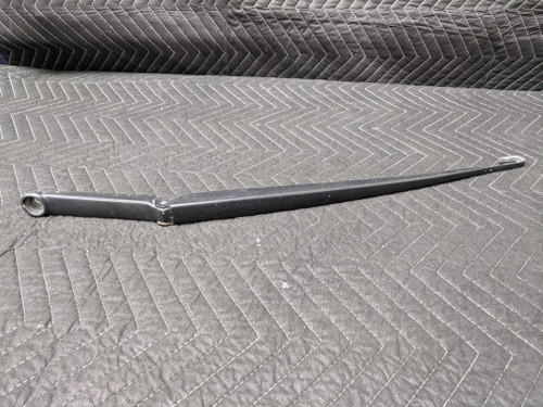 BMW E46 3-Series Right Passenger Windshield Wiper Arm 61618225998