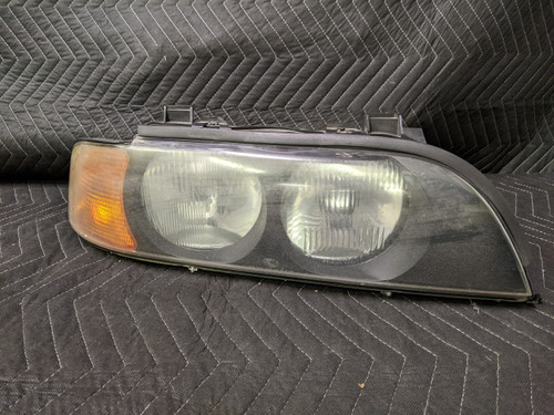 BMW E39 5-Series Right Passenger Headlight Halogen 63128385092