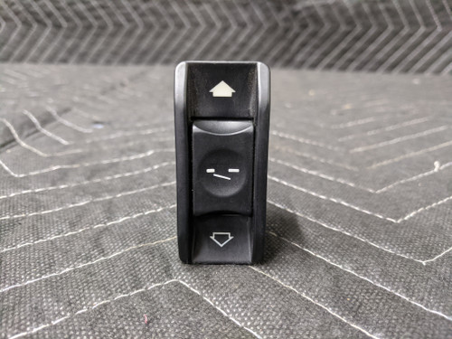 BMW E38/E46/E53/E60/E61/E63/E83 X3 X5 Sliding Sunroof Switch 61318352182 BMW E38/E46/E53/E60/E61/E63/E83 X3 X5 Sliding Sunroof Switch 61318352182