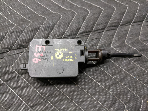 BMW E36 3-Series Fuel Filler Flap Actuator 8353013