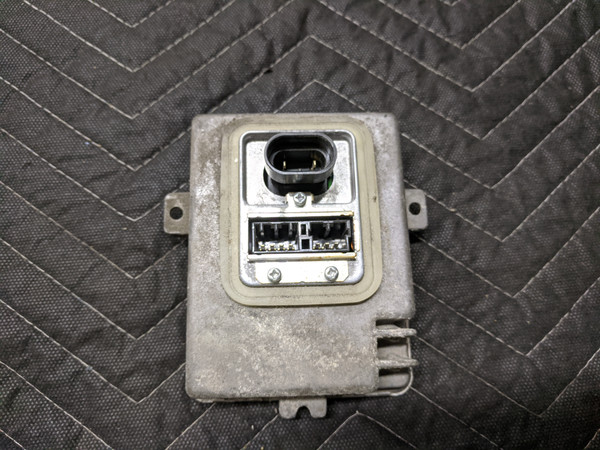 BMW E46 3-Series Xenon Headlight Control Unit Ballast 63126925647