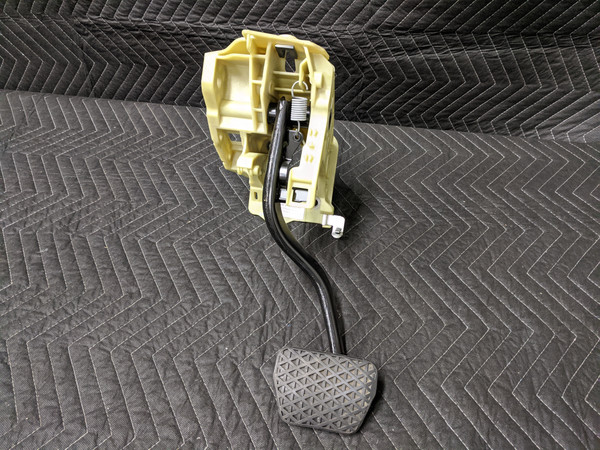 BMW E60/E63 5-Series 6-Series Brake Pedal Assembly 35006769221