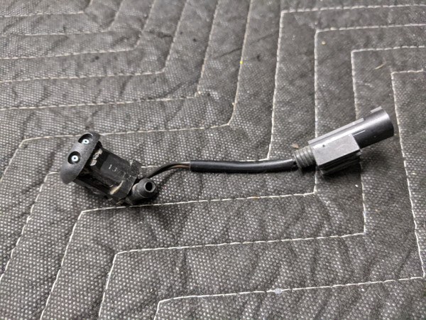 BMW E39 5-Series Heated Spray Nozzle 61668361039