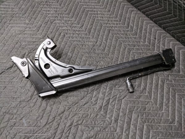 BMW E34 5-Series Emergency Lifting Jack 71121179621