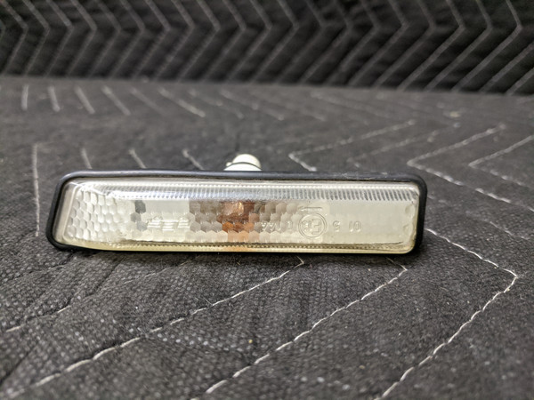 BMW E36/E53 3-Series X5 Side Marker Turn Signal White Right 63137164492