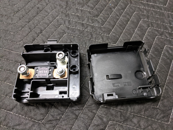 BMW E46/E85/E86 3-Series Z4 Positive Battery Terminal Junction Box 61138387546