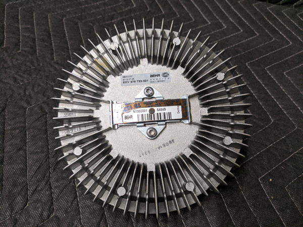 BMW E53/E65/E66/E67 Cooling Fan Clutch Behr Hella 17417505109