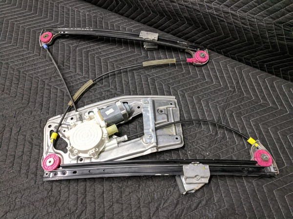 BMW E39 5-Series Front Left Window Regulator With Motor 51338236859