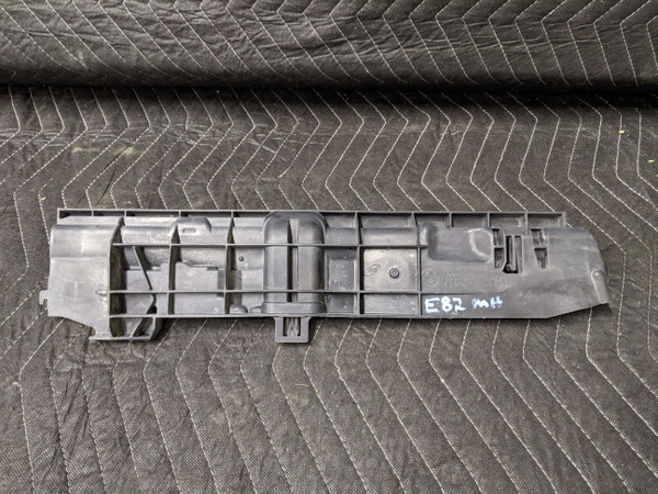 BMW E82/E88/E90/E91/E92/E93 3-Series Radiator Support Left Carrier 17107524912