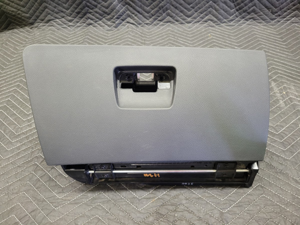 BMW E90/E92/E93 3-Series Glovebox Dakota Schwarz 51167075479