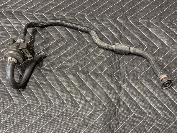 BMW E90/E92/E93 M3 S65 V8 Fuel Tank Breather Valve 13907838281