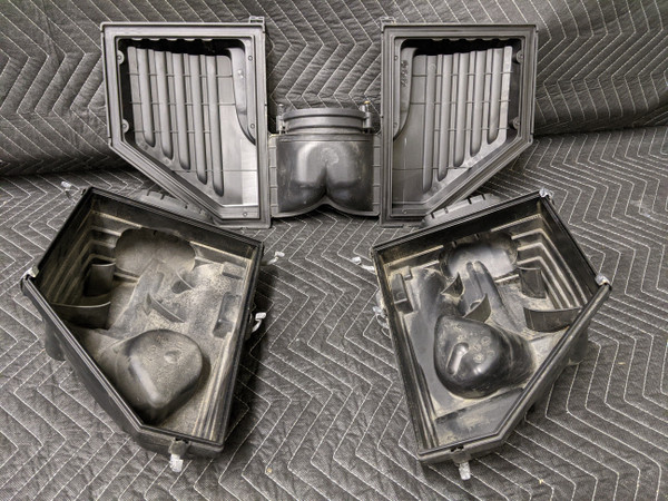 BMW E70 X5 Air Intake Cleaner Box N62 4.8L 13717548896