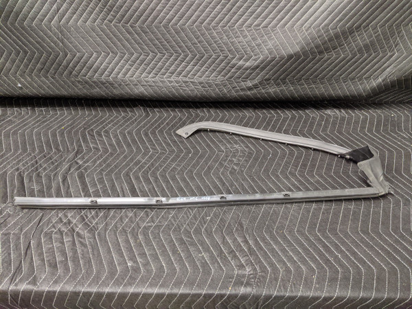 BMW E63/E64 6-Series M6 Door Weather Strip Seal Front Left Driver 51337008573