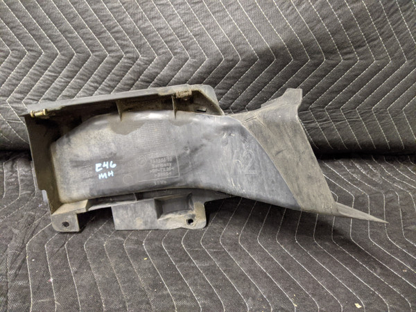 BMW E46 3-Series Coupe Convertible Front Brake Duct Right Passenger 51717069518