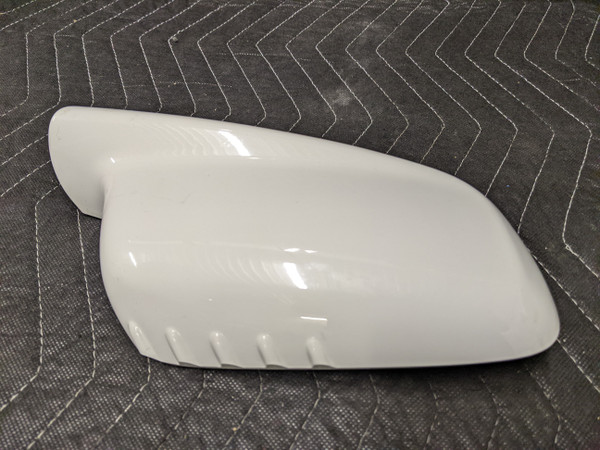 BMW E46/E65/E66/E67 Side Mirror Cap Right Passenger Alpinweiss 3  7075190