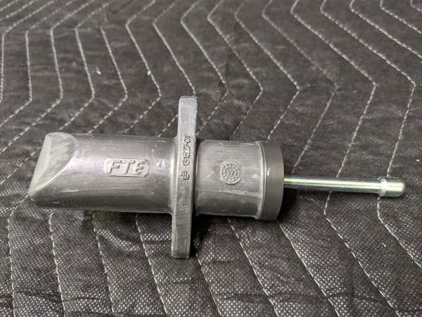 FTE BMW E39 5-Series Clutch Slave Cylinder 21521161874