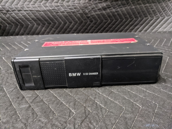 BMW E36/E39/E46/E53/E83/E85 6 Disc CD Changer Alpine 82111469404