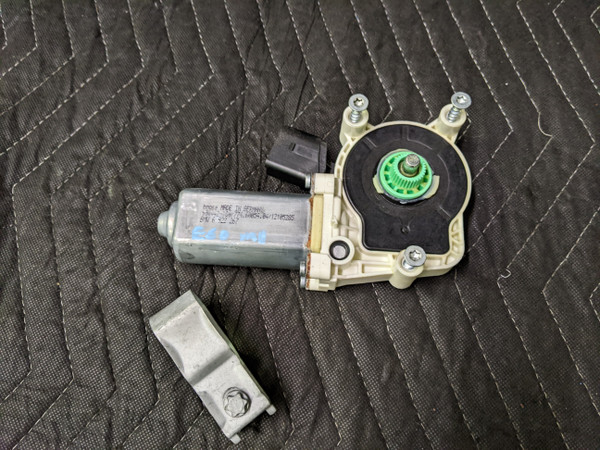 BMW E60/E61 Front Left Window Lifter Motor 67626922267