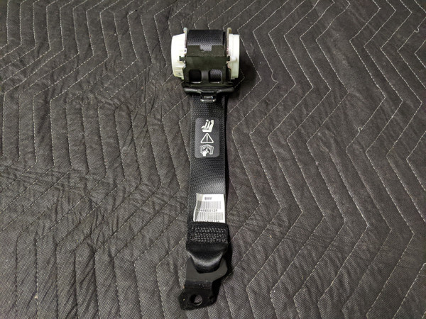 BMW E60 5-Series M5 Rear Center Upper Seat Belt Schwarz 72117065850