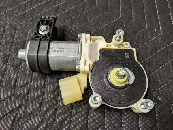 BMW E60/E61 5-Series Front Right Window Lifter Motor 67626981142
