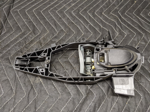 BMW F90/G30/G31 5-Series M5 Exterior Door Handle Carrier Front Right 51217401206