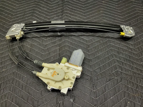 BMW E39 5-Series Window Regulator Rear Right 51358159836