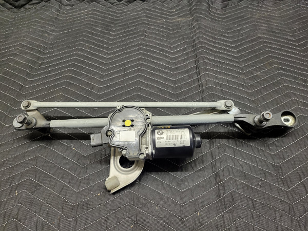 BMW F30 3-Series Windshield Wiper Linkage With Motor 7267503