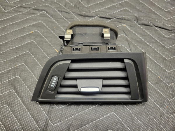 BMW F30 3-Series Front Right Fresh Air Grille 64229218550