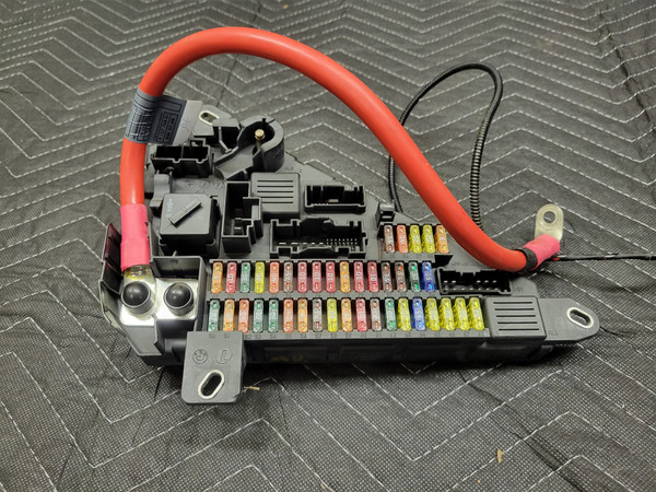 BMW E60/E61 5-Series Power Distribution Fuse Box Rear 61149138830