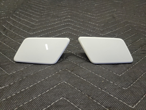 BMW E84 X1 SRA Headlight Washer Cover Pair 61672990828 61672990827