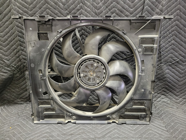 BMW G11/G12/G30/G31 B58 Engine Cooling Fan 600W 17428619626