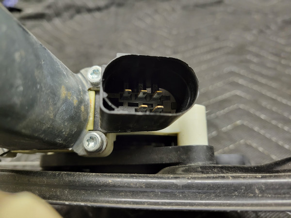 BMW F25 X3 Rear Right Window Regulator With Motor 51761011345