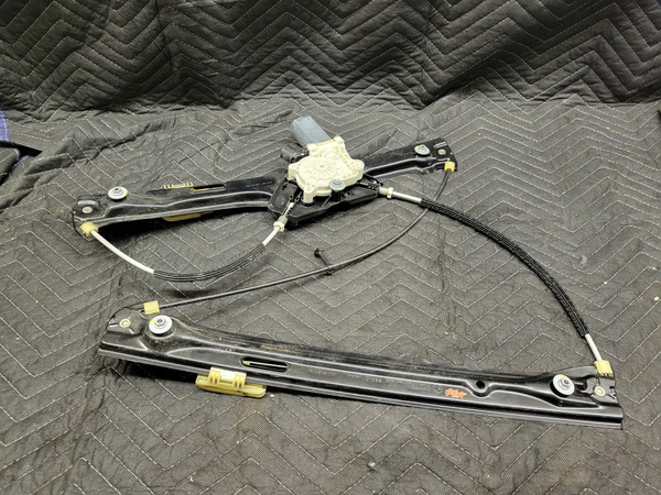 BMW F25 X3 Front Right Window Regulator With Motor 51337355636