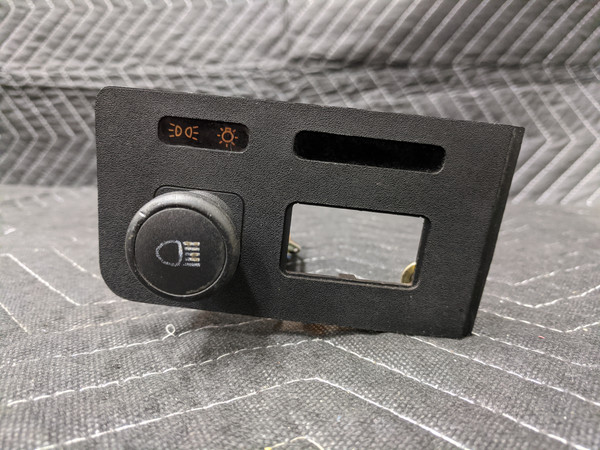 BMW E30 3-Series Headlight Switch Vimercati 61311377282