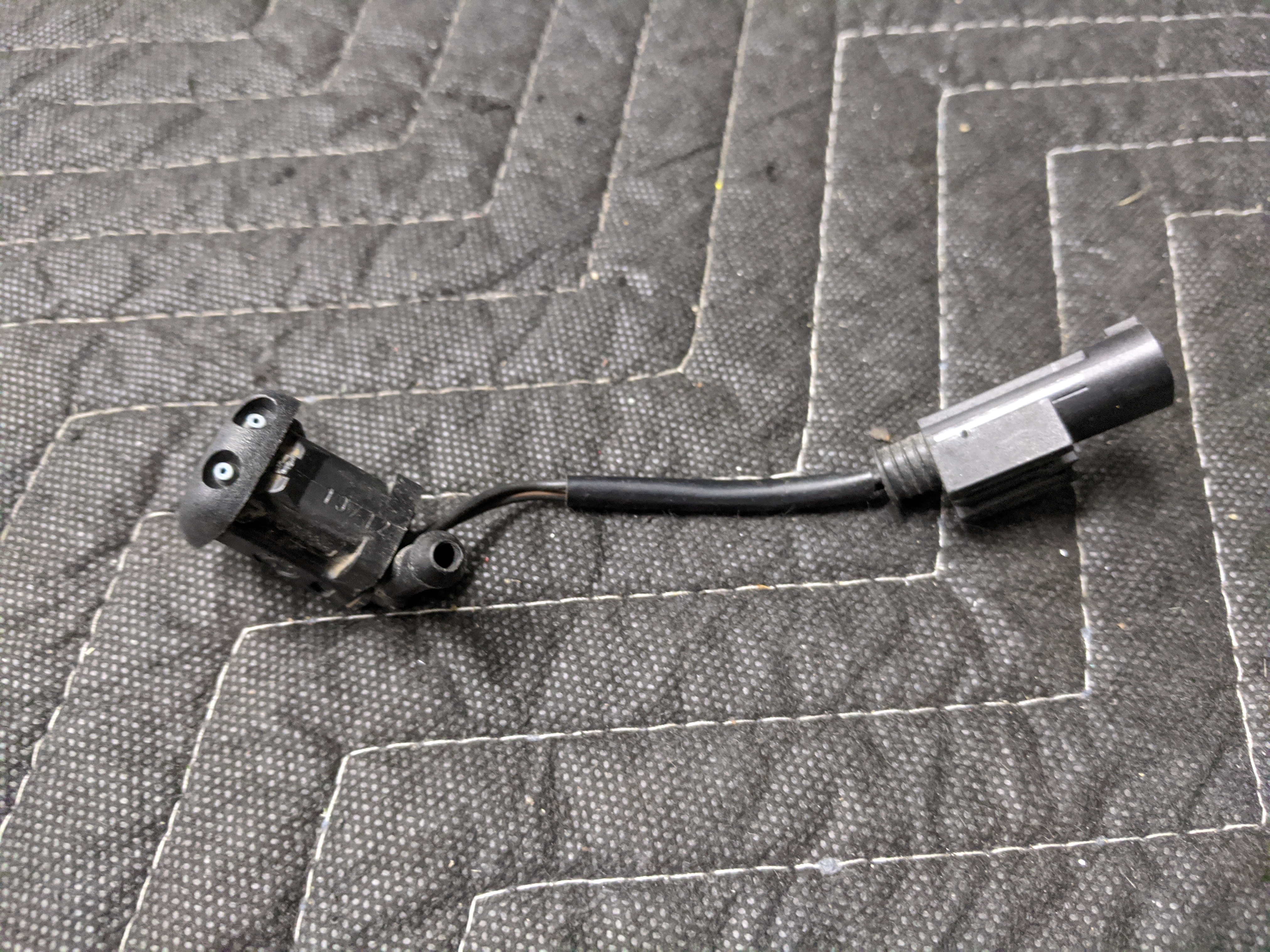 BMW E39 5-Series Heated Spray Nozzle 61668361039