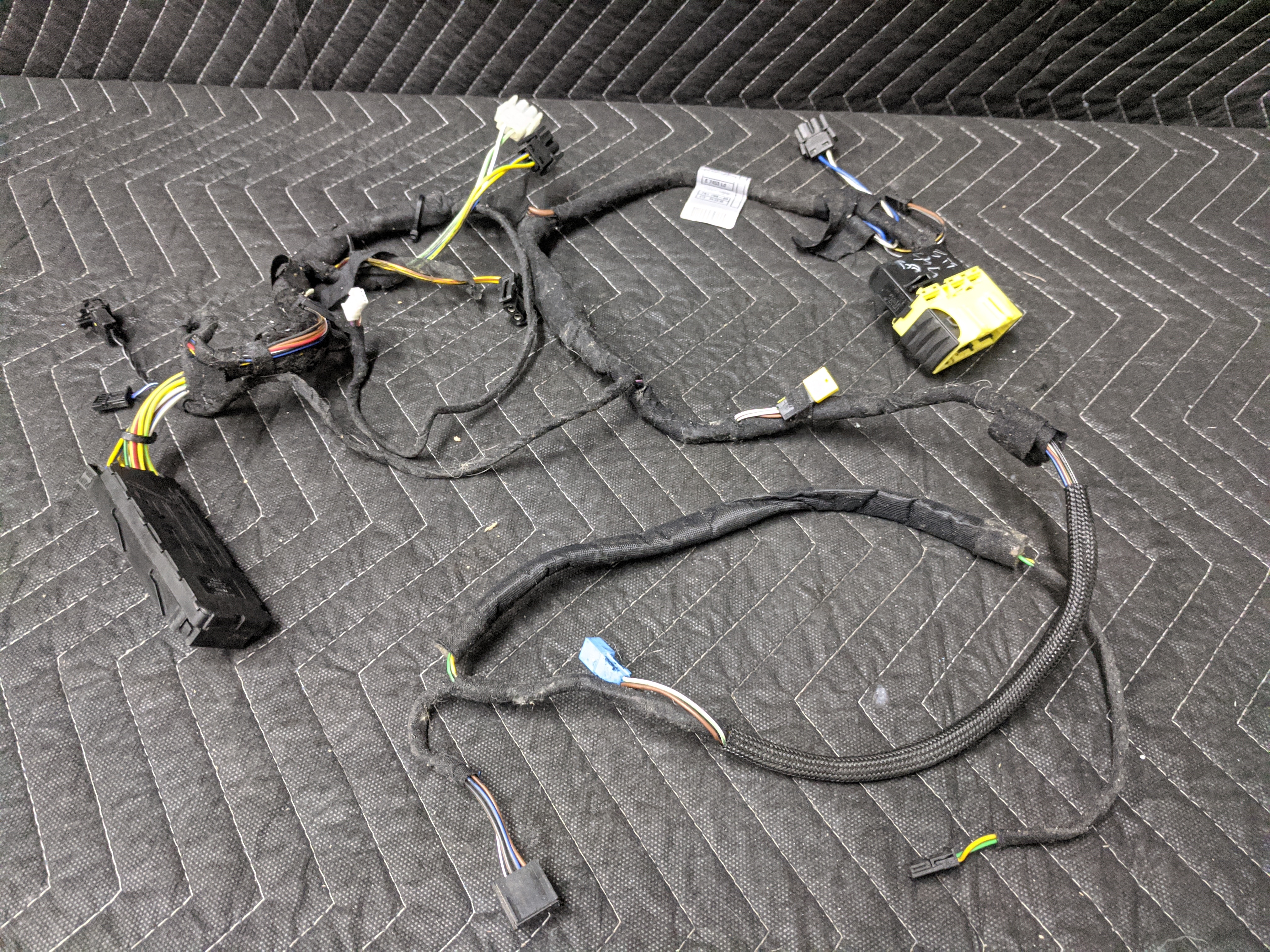 BMW E38/E39 Door Wiring Harness Passenger Front 61126900751