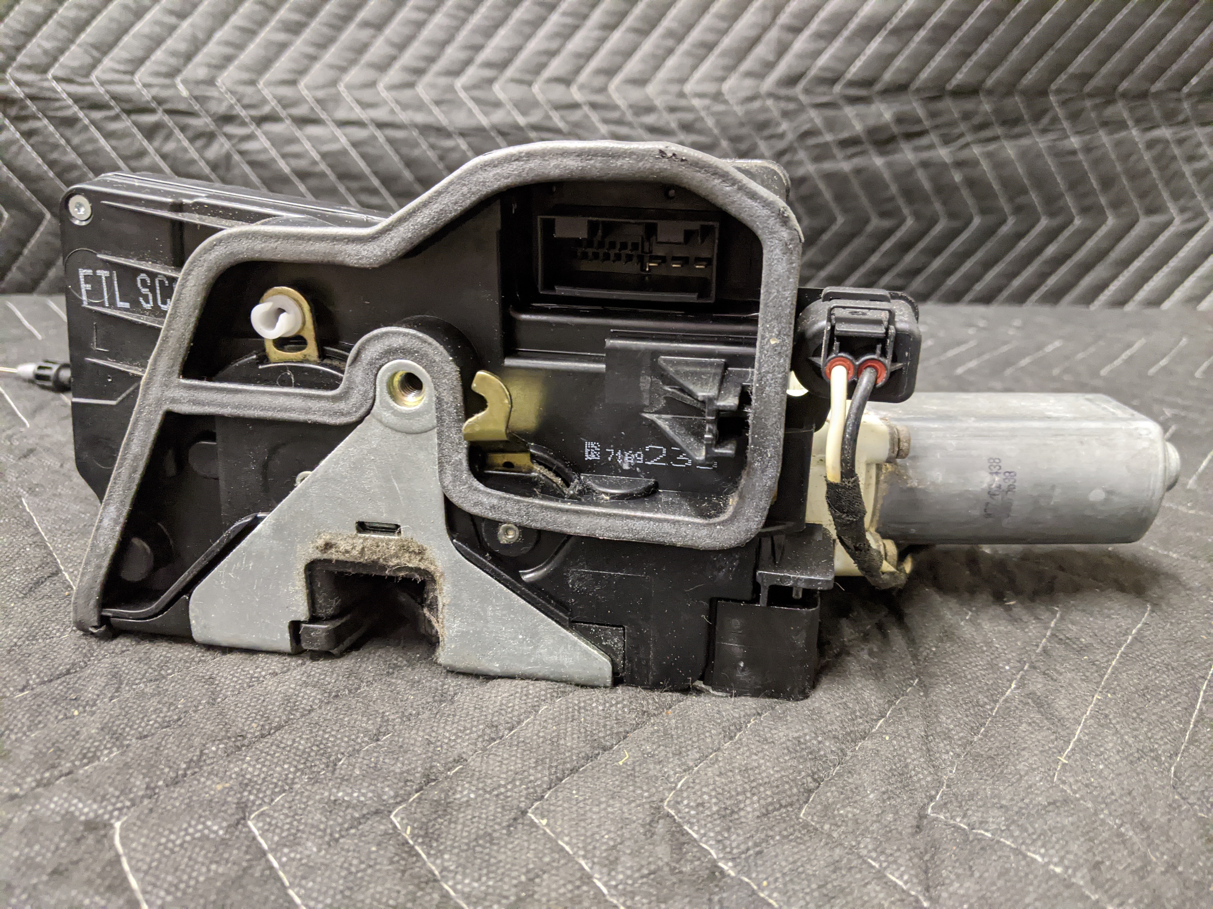 ミカヅキ BMW E65/E66 7-Series Front Left Door Lock Actuator SCA 51217169235