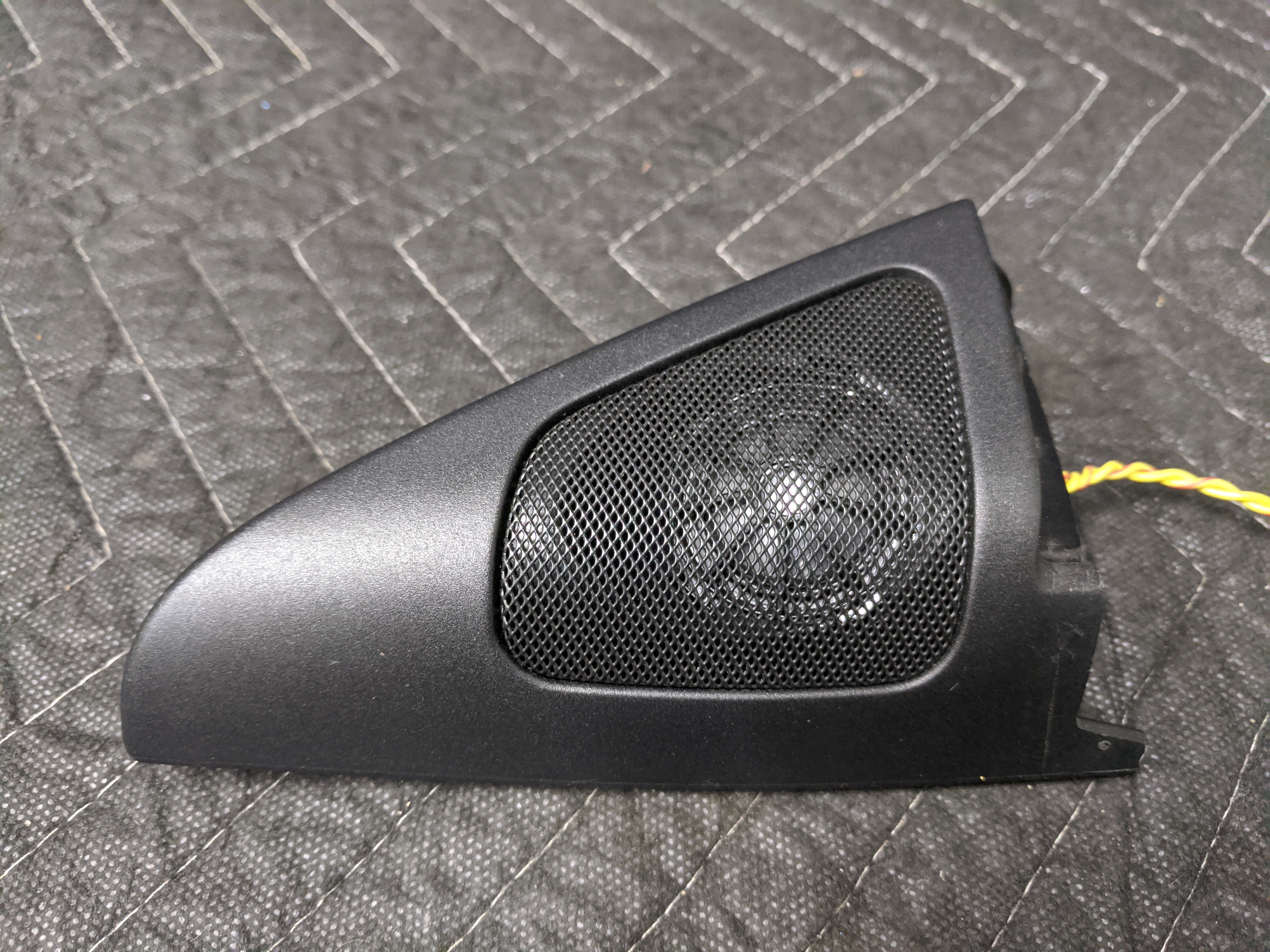 BMW E92/E93 3-Series Front Left Door Tweeter Cover With HiFi