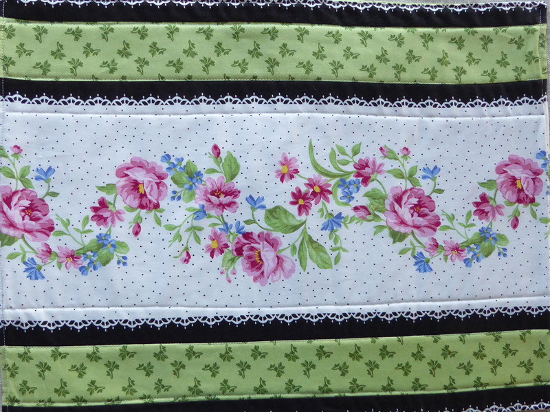 Floral Placemat 1 Pretty Sweet Black and Green Border Cotton Handmade Quilted