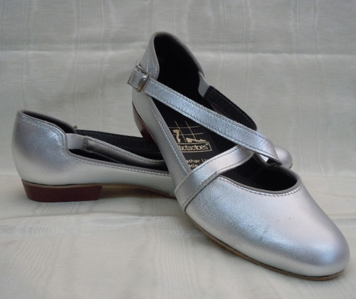 Shagger Silver Crossover Strap Shoe Shagger Silver Crossover Strap Shoe