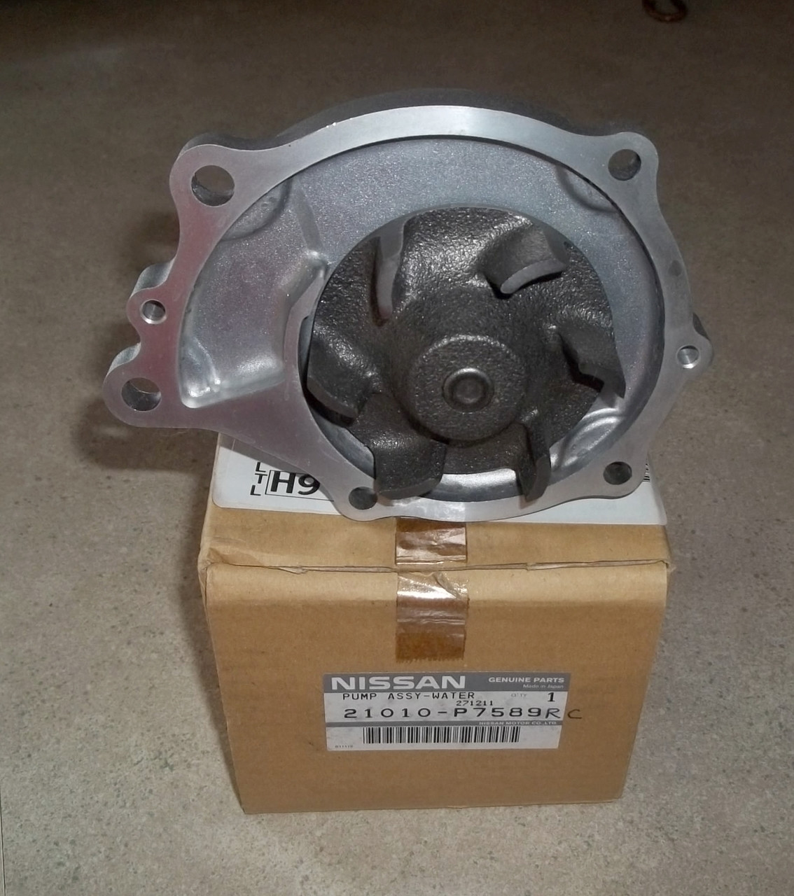 X NOS NLA Genuine Nissan Datsun Water Pump 240Z 260Z 280Z 280ZX 