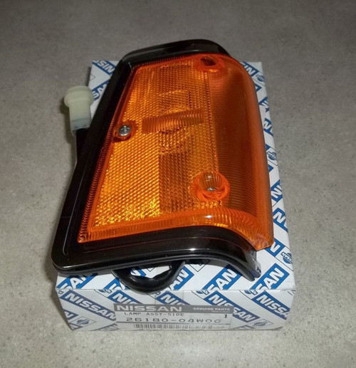 パティ X RH Front Side Marker Lamp Assy Datsun 280ZX S130 26180