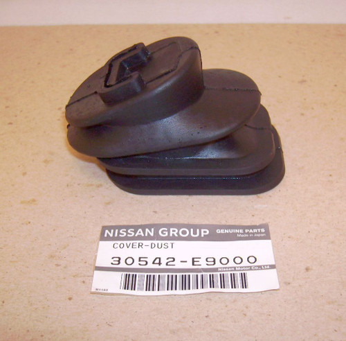 Genuine Nissan 240SX Hardbody Clutch Fork Dust Boot 30542-01S00 