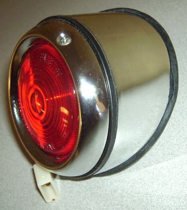 X Datsun 311 Roadster Tail Lamp Assy With Red Lens 26550-A7800