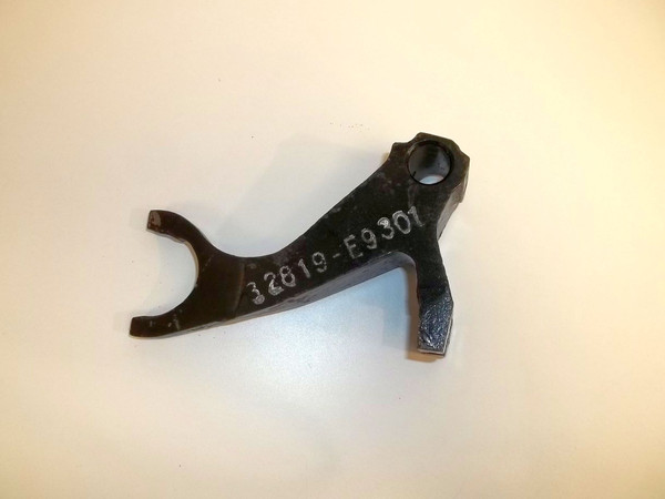 れ Reverse Fork 4-Speed F4W71B Datsun 280Z 280ZX 810 620 720 32819